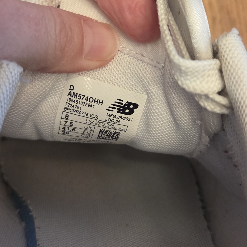 New Balance Light Gray and Red Athletic Shoes Retro - Picture 8 of 9
